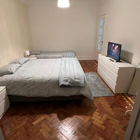 Only 3 People Center Of Quarto em Acomodações Particulares *