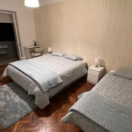 Only 3 People Center Of Quarto em Acomodações Particulares *